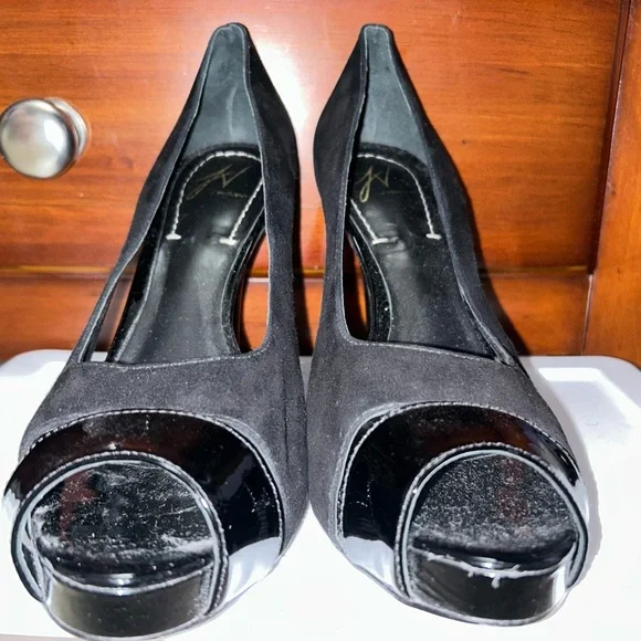 Back Heels - Picture 3 of 4